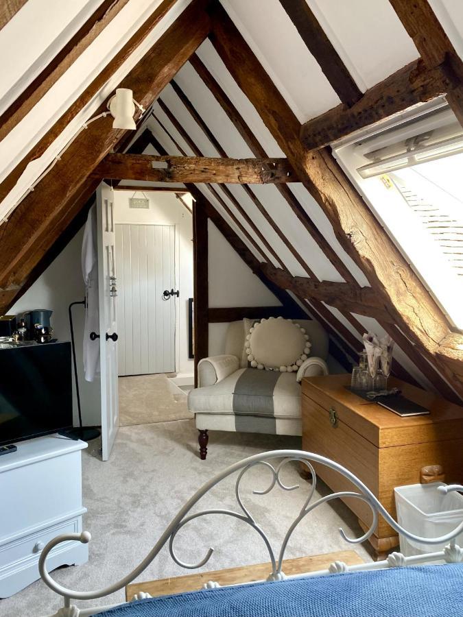 Chestnut Tree Cottage, 7 High Street * Ardingly
