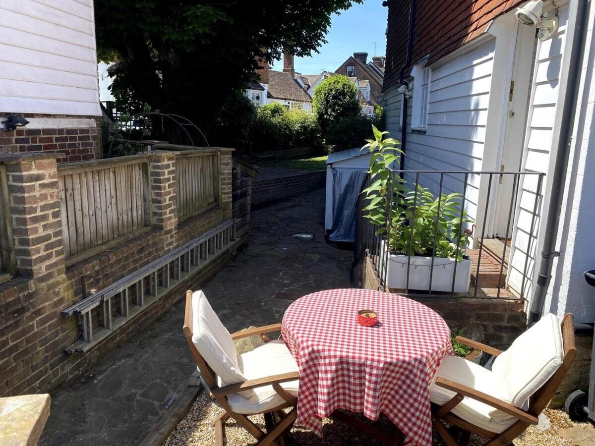 Chestnut Tree Cottage, 7 High Street Guest house Ardingly